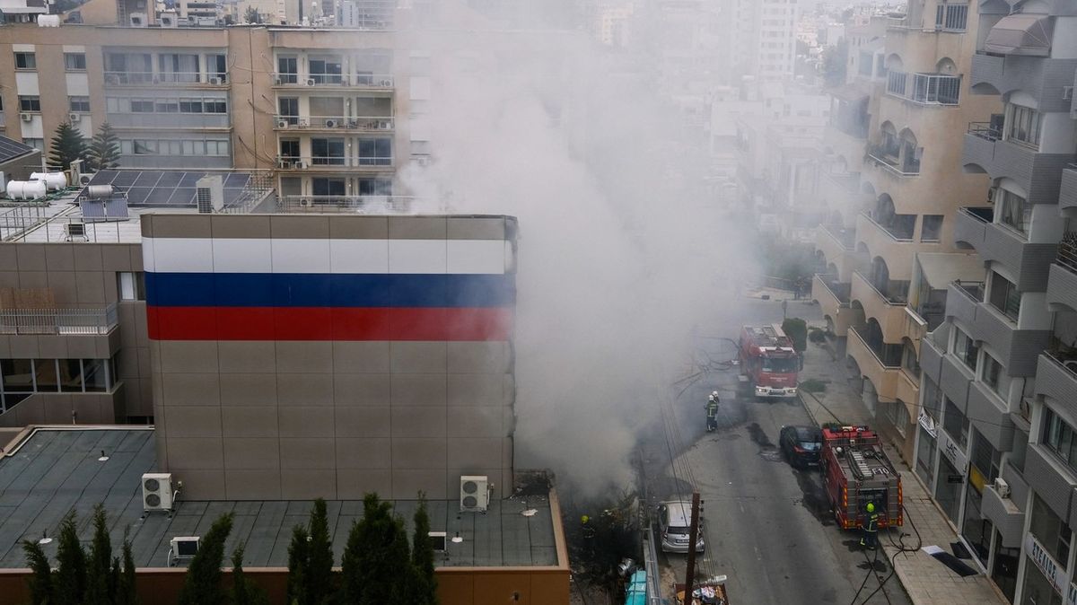Na Kypru hořela budova ruského kulturního centra. Je vážně poškozená